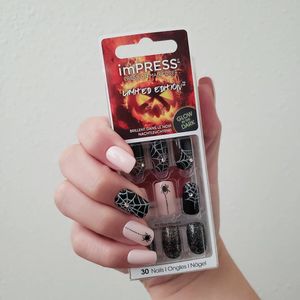 Image post by @impresslashes on Instagram