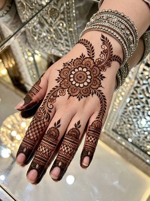 Image post by @mehndi_design4u on Instagram