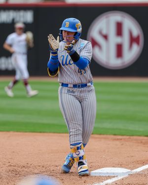 Image post by @uclasoftball on Instagram
