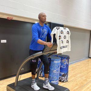 Image post by @iam1cent on Instagram