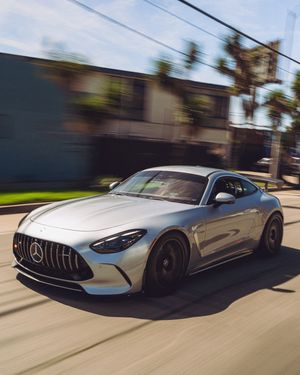 Image post by @race.service on Instagram