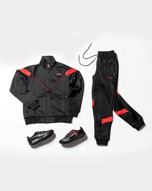 Image post by @ShoePalace on Twitter