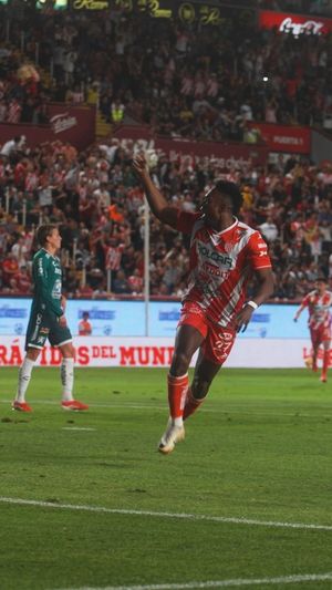 Video post by @clubnecaxa on Instagram