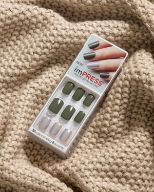 Image post by @impresslashes on Instagram