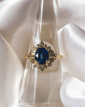 Image post by @maejeanvintage on Instagram