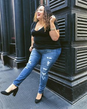 Image post by @loralyee on Instagram