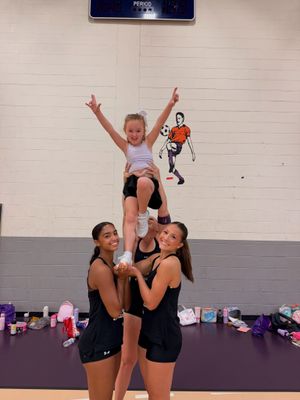 Image post by @sfa_cheer_ on Instagram