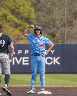 Image post by @raelynnhahncreative on Instagram