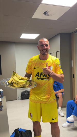 Video post by @azalkmaar on TikTok