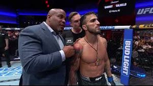 Video post by @ufcespanol on YouTube
