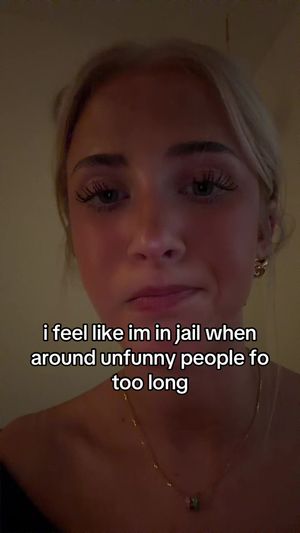 Video post by @theelliebarker on TikTok