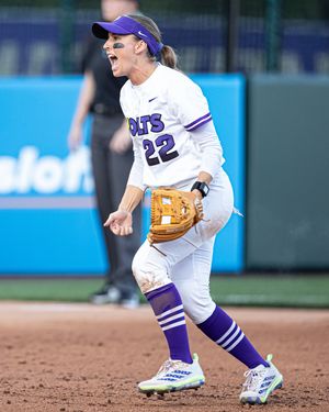 Image post by @circlingseattlesports on Instagram