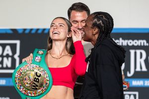 Image post by @MatchroomBoxing on Twitter