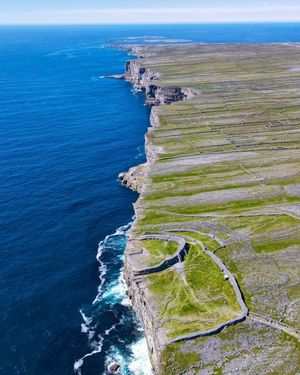 Image post by @thewildatlanticway on Instagram