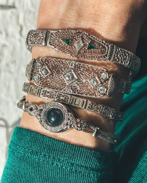 Image post by @maejeanvintage on Instagram