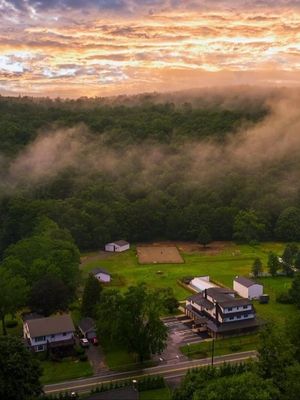 Image post by @poconotourism on Instagram