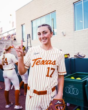 Image post by @texassoftball on Instagram