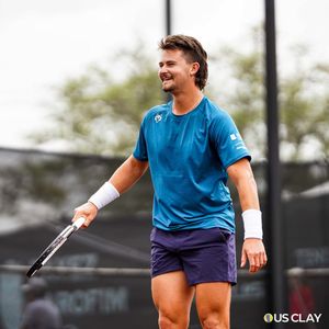 Image post by @mensclaycourt on Instagram