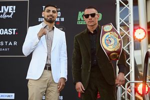 Image post by @showtimeboxing on Instagram