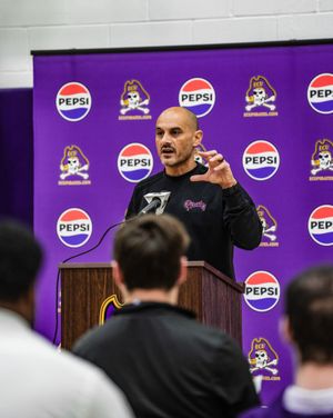 Image post by @ecubasketball on Instagram