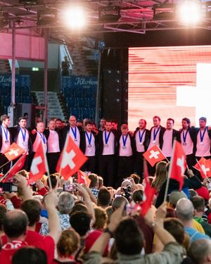 Image post by @official_evz on Instagram