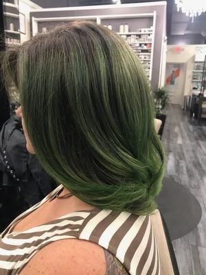 Image post by @OmbreSalonPV on Facebook