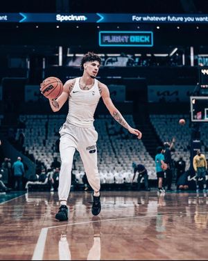 Image post by @melo on Instagram