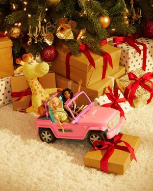 Image post by @Macys on Twitter