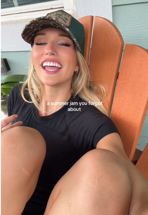 Video post by @elise_robbinss on TikTok