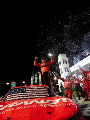 Image post by @phoenixraceway on Instagram
