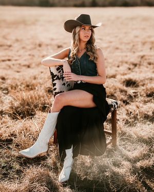 Image post by @cowgirlmagazine on Instagram