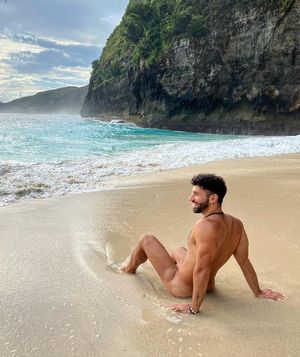 Image post by @itsrobbieg on Instagram
