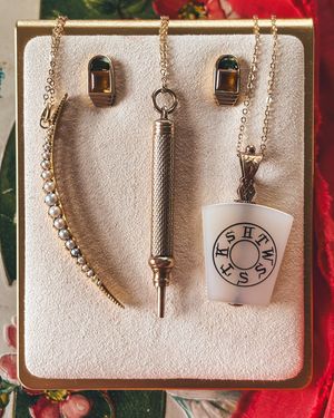 Image post by @maejeanvintage on Instagram
