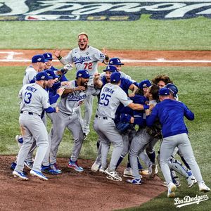 Image post by @losdodgers on Instagram