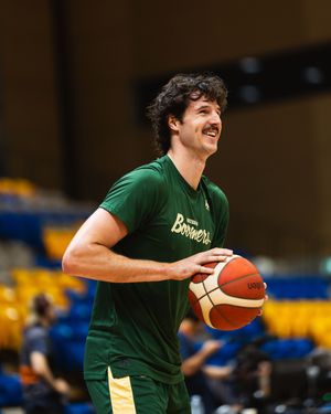 Image post by @basketballaus on Instagram