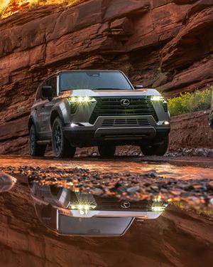 Image post by @discoverlexus on Instagram