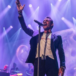 Image post by @MarcAnthony on Twitter