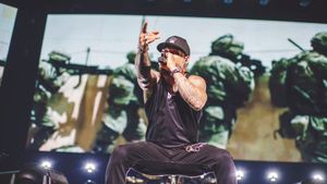 Image post by @brantleygilbert on Twitter