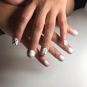 Image post by @nestanails on Instagram