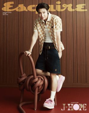 Image post by @esquire.korea on Instagram