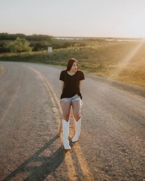 Image post by @brennanleighr on Instagram