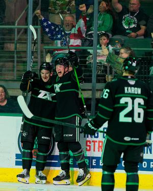 Image post by @txstarshockey on Instagram