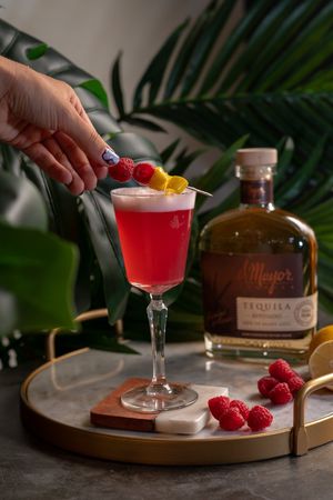 Image post by @beautifulbooze on Twitter