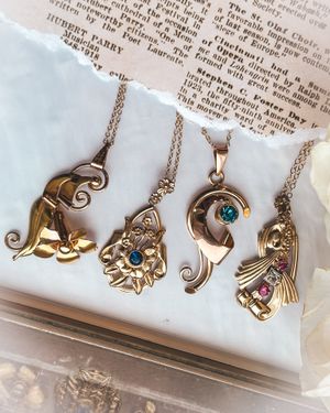 Image post by @maejeanvintage on Instagram