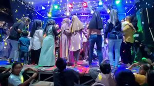 Video post by @da7april on TikTok