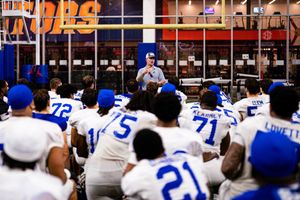 Image post by @GatorsFB on Twitter