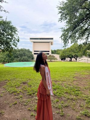 Image post by @elizabethpickettt on Instagram