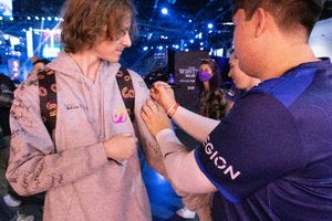 Image post by @Complexity on Twitter