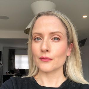 Image post by @carolinewatsonbeauty on Instagram