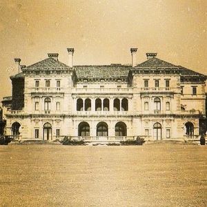 Image post by @newport.mansions on Instagram